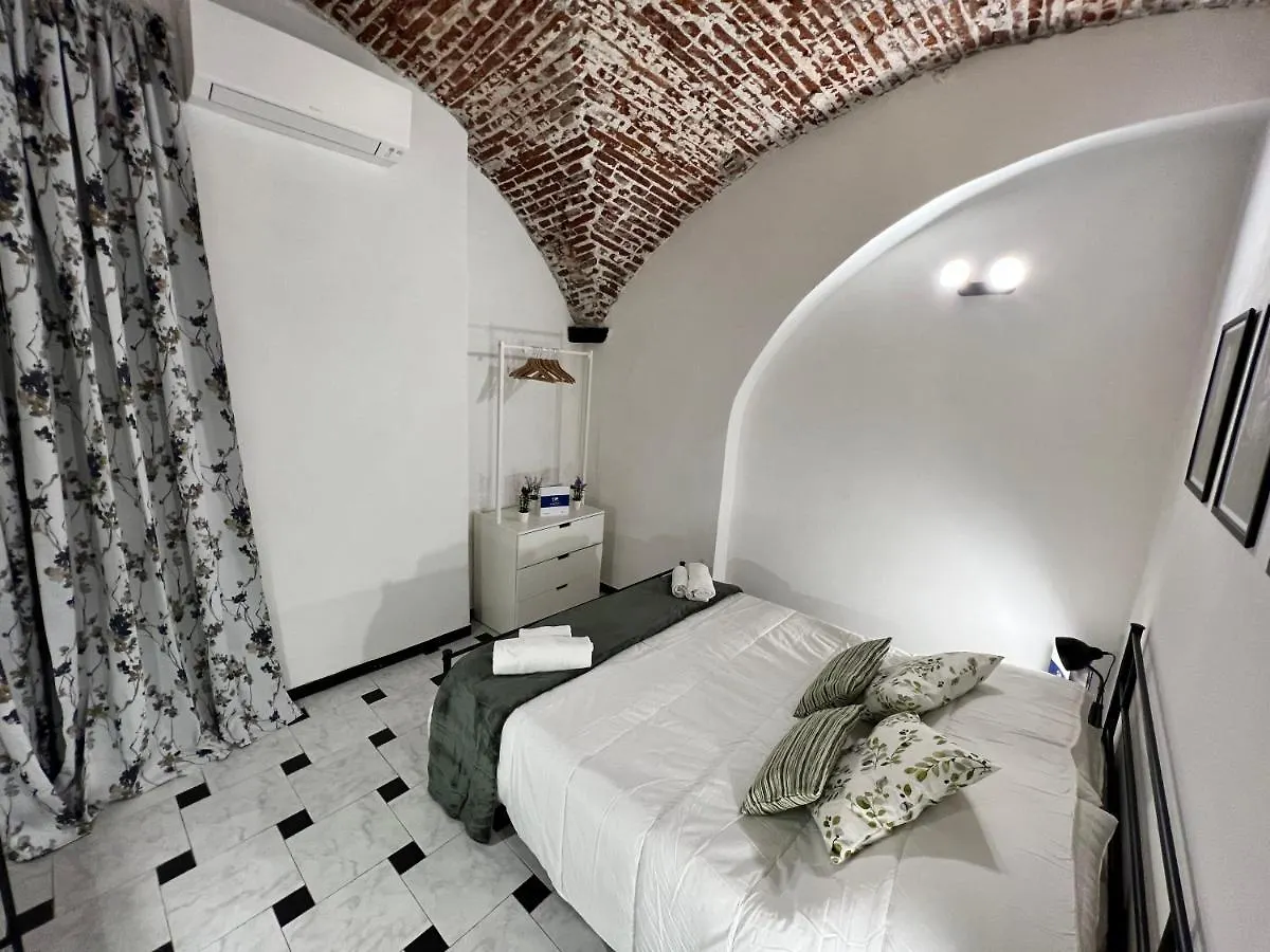 Apartment La Casa Di Zuli By Holiday World Genoa