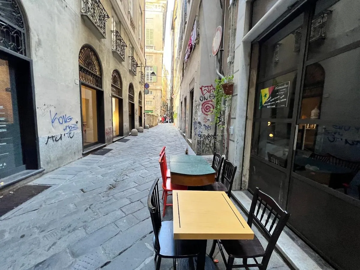 Apartment La Casa Di Zuli By Holiday World Genoa